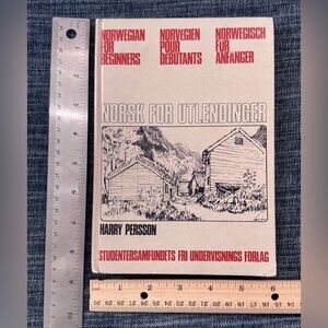Vintage “Norsk For Utlendinger”/“Norwegian For Beginners” book by Harry Persson